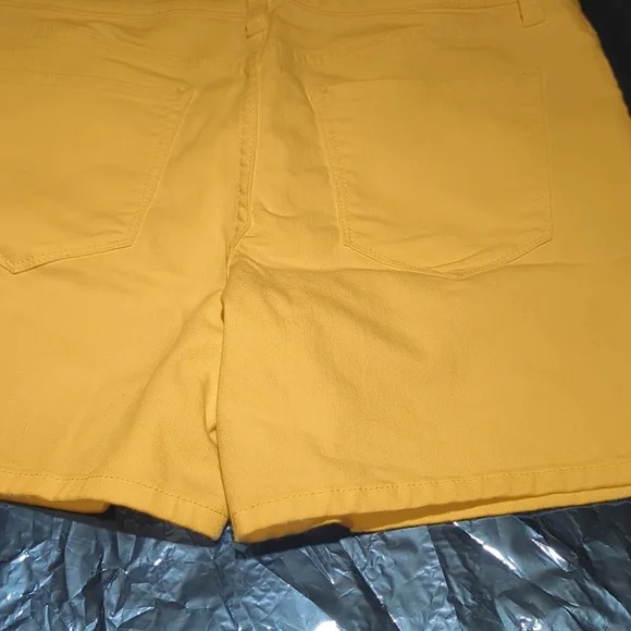 STYLUS Women's White Jean Shorts - Picture 3 of 7